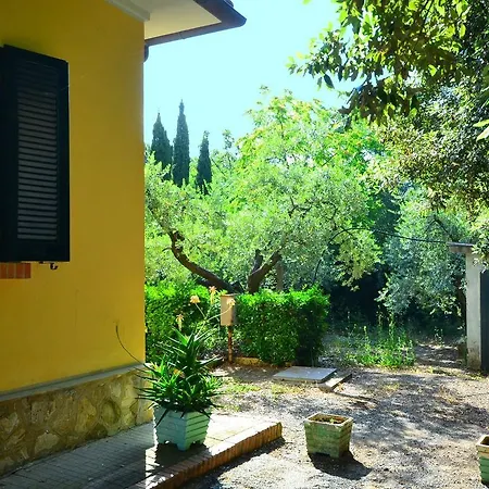 Simple Holiday Home In Castiglioncello With Garden * Quercianella