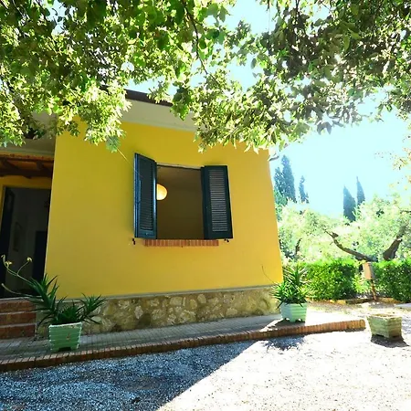 Holiday home Simple Holiday Home In Castiglioncello With Garden Quercianella