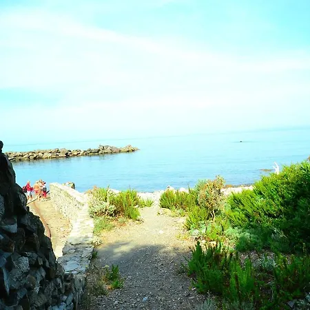 Holiday home Simple Holiday Home In Castiglioncello With Garden