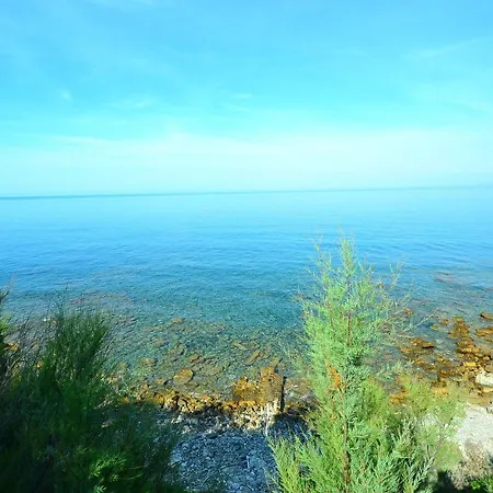 Simple Holiday Home In Castiglioncello With Garden Quercianella