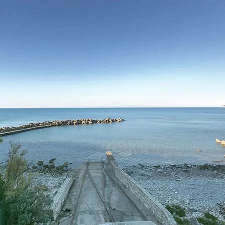 Holiday home Simple Holiday Home In Castiglioncello With Garden *